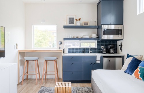 East Cesar Chavez Casa | ★ Prime Austin Location Downtown