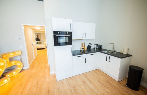 Stadsdriehoek Villa | Urban Elegance 3BDR Apartment BSH