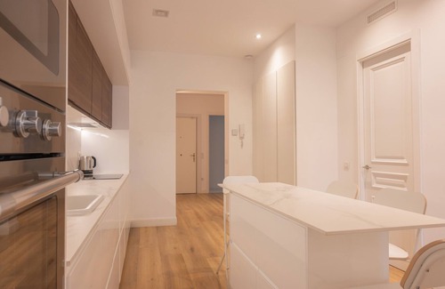 Ibiza Apartamento | Elegancia Urbana en el Corazón de Retiro