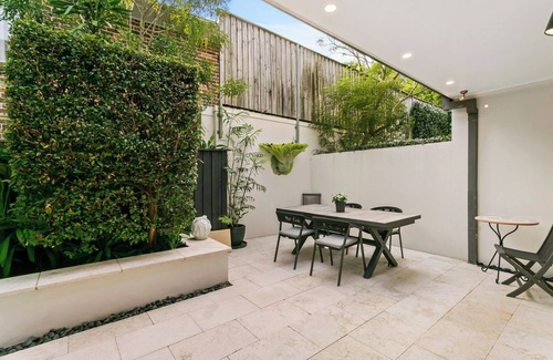 Lane Cove Casa | Urban Elegance: Luxe 3-Bedroom Home in Lane Cove