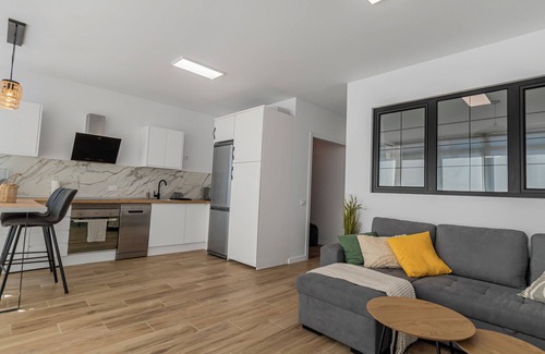 Las Palmas de Gran Canaria Casa | Urban Elegance View Suite Pool