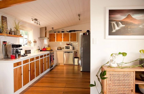 Blackmans Bay Casa | Urban farm stay with water views