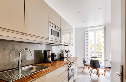 Strasbourg -Saint-Denis Apartamento | Urban Flat 57 - Luxury 4BDR Parisian Flat in Paris