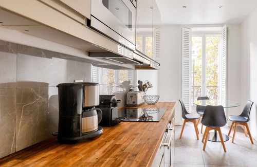 Strasbourg -Saint-Denis Apartamento | Urban Flat 57 - Luxury 4BDR Parisian Flat in Paris