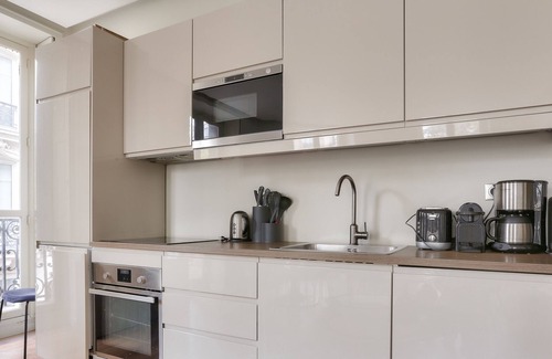 Strasbourg -Saint-Denis Apartamento | Urban Flat 60 - Sublime 3BDR Parisian Flat in Paris