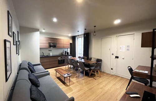Enfants-Rouges Apartamento | Urban Flat 78 - Beautiful 3 Bedroom in Le Marais