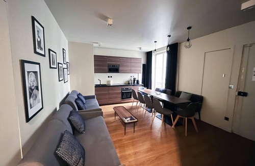 Enfants-Rouges Apartamento | Urban Flat 78 - Beautiful 3 Bedroom in Le Marais