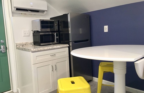 Plaza Westport Casa | Urban Garden Oasis: Guest House Studio con garaje privado