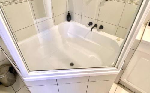 Newtown Casa | Urban Getaway Apartment Ipswich
