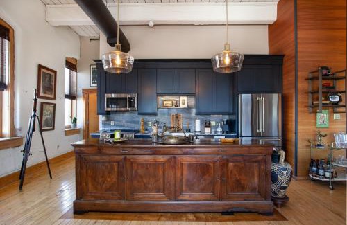 Old City Apartamento | Urban Haven Loft Near Market Square