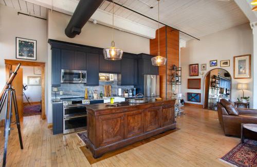 Old City Apartamento | Urban Haven Loft Near Market Square