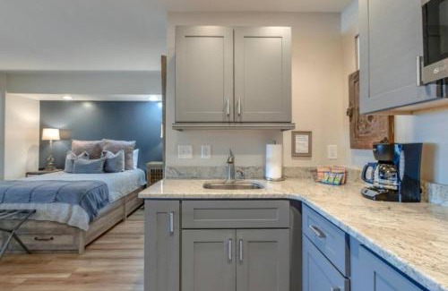 Melrose Apartamento | Urban Hideaway Cozy Studio with Pool Access