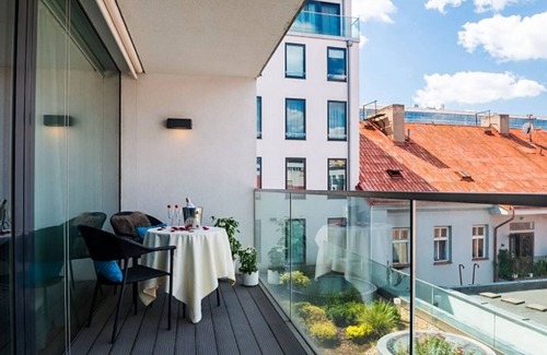 Karlin Apartamento | Urban Hideway - Bright apartment in Trendy Karlin