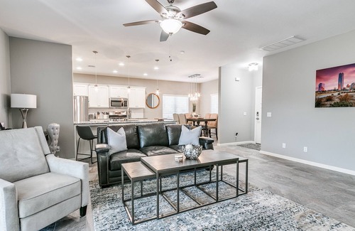 Wheatland Casa | Urban Home w/Fireside Fun