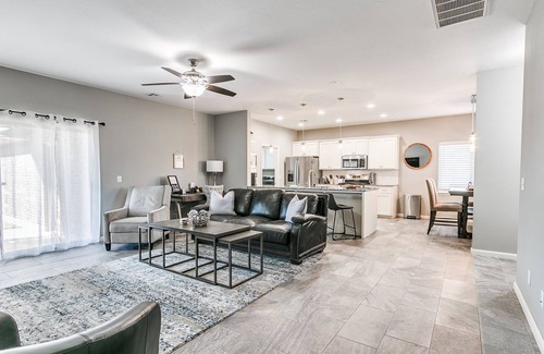 Wheatland Casa | Urban Home w/Fireside Fun
