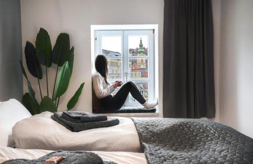 Graz City Centre Apartamento | Urban Jungle Design - Historic City Center with Free Parking & Panoramic View by HERO HOMES