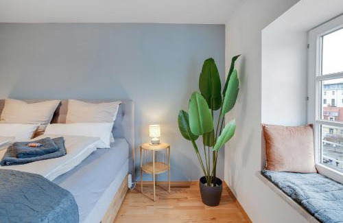 Graz City Centre Apartamento | Urban Jungle Design - Historic City Center with Free Parking & Panoramic View by HERO HOMES