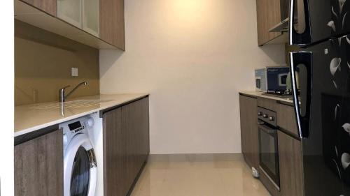 Battaramulla South Apartamento | Urban living at Fairway