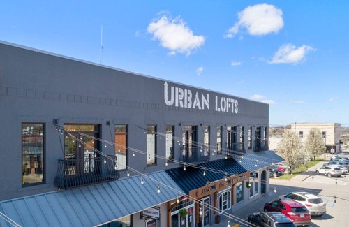 Perryville Apartamento | Urban Loft #5 GRAY · Downtown Urban Loft above Restaurants & Boutiques