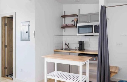 Old North End Apartamento | Urban Luxury Loft: Parking+72”TV