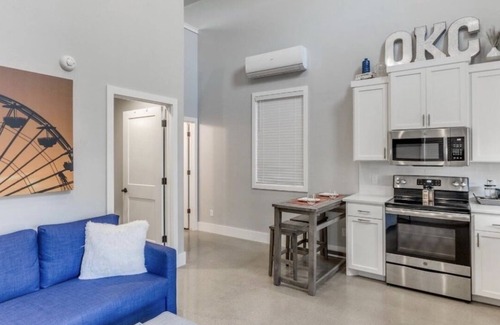 Central Oklahoma City Casa | Urban-Modern Bungalow in Wheeler District close to Downtown