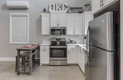 Central Oklahoma City Casa | Urban-Modern Bungalow in Wheeler District close to Downtown