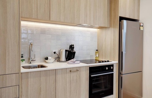 Greenlane - Ellerslie Casa | Urban Vogue Escape with Parking and Air-con