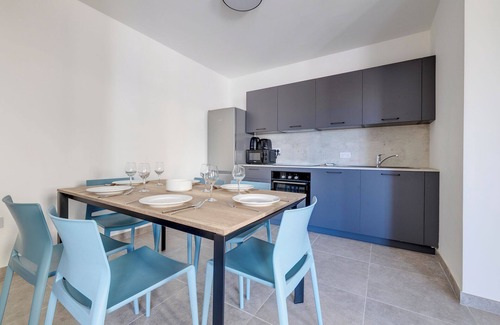San Gwann Apartamento | Urban Oasis, 3BR Duplex in a Prime Location