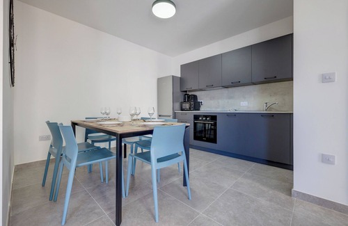 San Gwann Apartamento | Urban Oasis, 3BR Duplex in a Prime Location