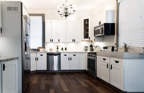 Knoxville Casa | Urban Oasis~4th & Gill Modern Historic Home~Arcade