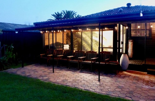 Wallsend Casa | Urban Oasis... Close to Hospitals & University.