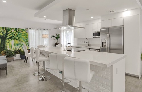 The Roads Casa | Urban Oasis Hideaway 3B/2.5B