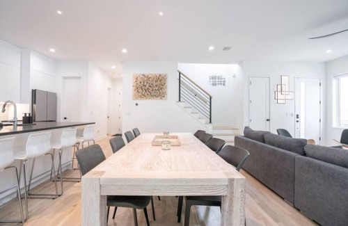 Old Fourth Ward Casa | Urban Oasis on Beltline. Jacuzzi, rooftop. Walk to restaurants and park