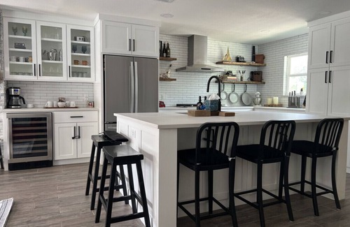 South Manchaca Casa | Urban Oasis: Pool Retreat – Downtown, ACL & F 1
