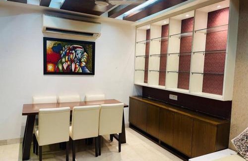 Chittaranjan Apartamento | Urban Oasis: Stylish Retreat