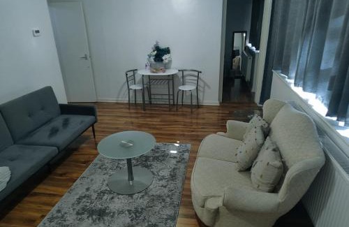 East Walworth Apartamento | Urban Oasis with Private Terrace