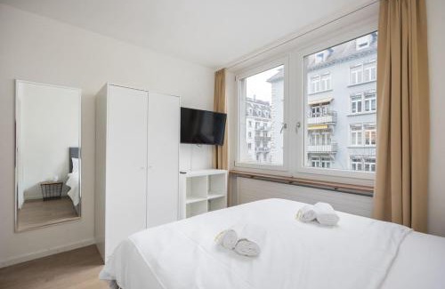 Sihlfeld Apartamento | Urban Oasis with Queen Bed and View BE-23