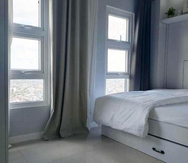 South Triangle Apartamento | Urban Oasis with Skyline View