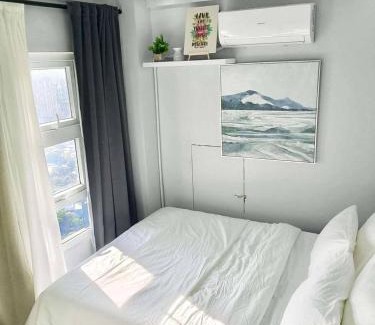 South Triangle Apartamento | Urban Oasis with Skyline View