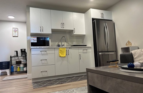 Dieppe Apartamento | Urban Oasis - Your Private Air Conditioned Suite