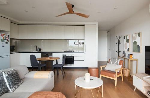 Brunswick East Apartamento | Urban Rendezvous - Where Productivity Meets Play