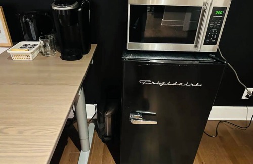 Saint-Hubert Casa | Urban Retreat - 3 Beds| 6 Guests| Free Parking