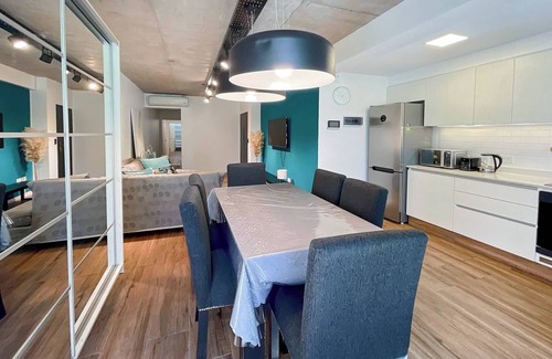 Villa del Parque Apartamento | Retiro Urbano Elegante Moderno Apartamento con Balcón en Villa del Parque
