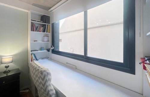 Villa del Parque Apartamento | Urban Retreat Elegant Modern Apartment with Balcony in Villa del Parque