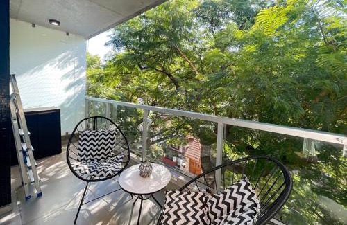 Villa del Parque Apartamento | Urban Retreat Elegant Modern Apartment with Balcony in Villa del Parque