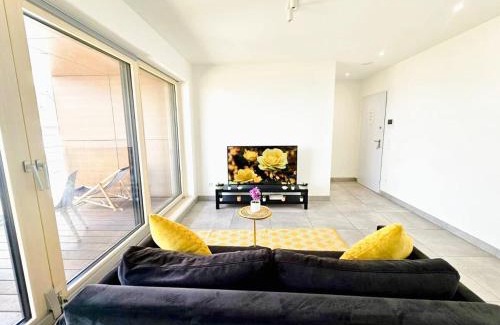 Bonnevoie Apartamento | Urban retreat flat with terrace and parking