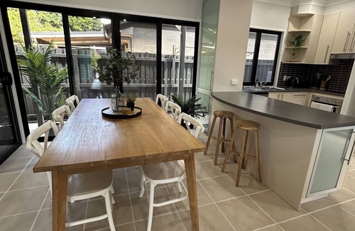 Chermside Casa | Urban Retreat -Modern Family Escape with Games Room!
