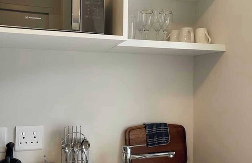 Umhlanga Apartamento | Urban & Serene Rental Apartment in uMhlanga