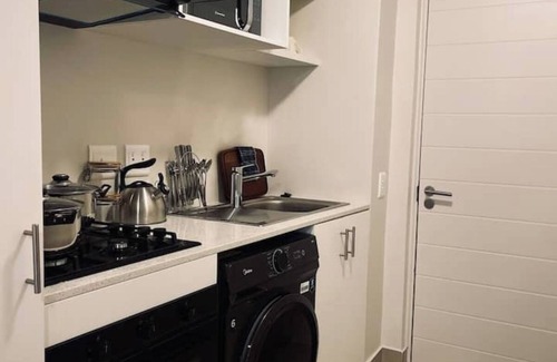 Umhlanga Apartamento | Urban & Serene Rental Apartment in uMhlanga