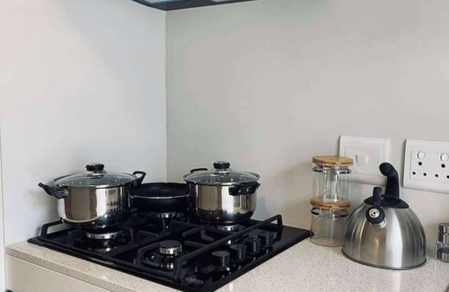 Umhlanga Apartamento | Urban & Serene Rental Apartment in uMhlanga